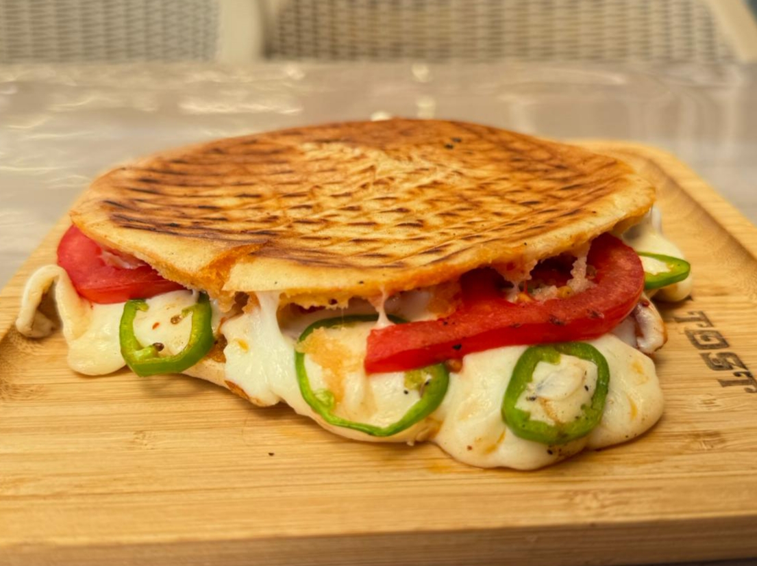 Halebi Ekmeğe Antakya Usulü Tost