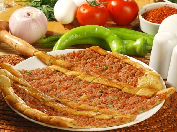 SADE KIYMALI PIDE