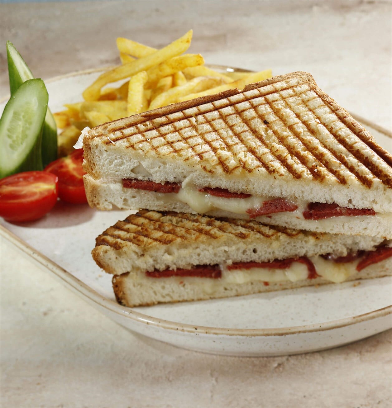 SUCUKLU-KAŞARLI TOST